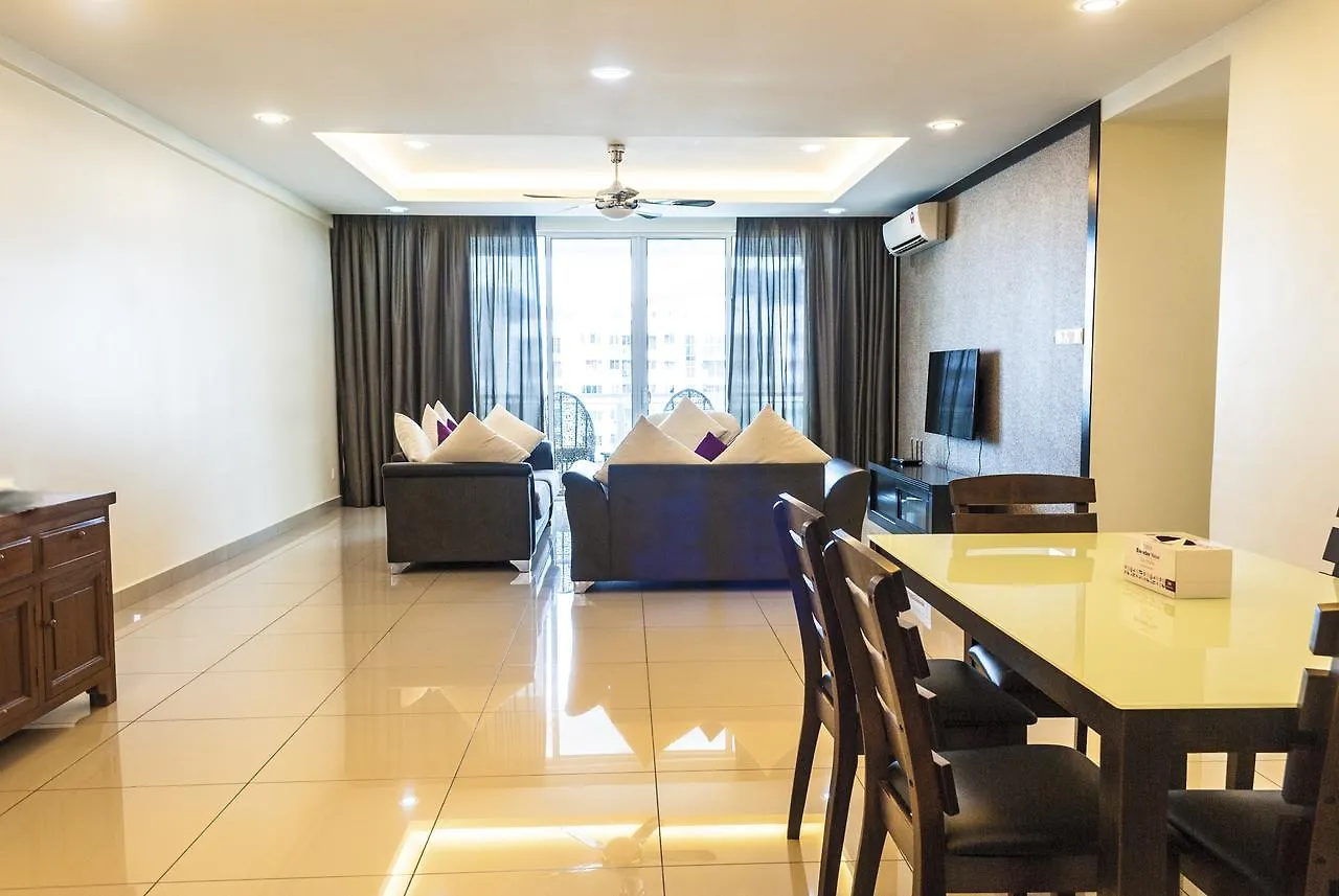 Summerton Luxury Suite By D Imperio Homestay Penang 바얀레파스