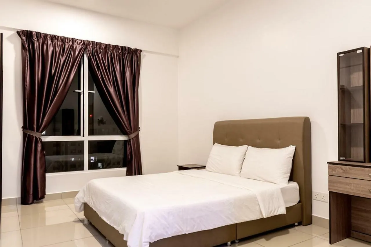 Summerton Luxury Suite By D Imperio Homestay Penang 바얀레파스 0*,